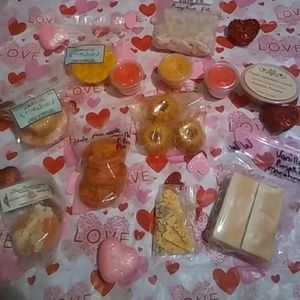 1lb and 13.2oz of Vendor wax pumpkin lot